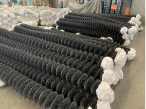 Valla de Privacidad Negra de 8 pies, Ecológica, de Malla de Alambre Galvanizado con Riel Superior, para Perrera, Paneles Temporales de Malla Metálica, con Modelado 3D en Pendiente - Product Image 6