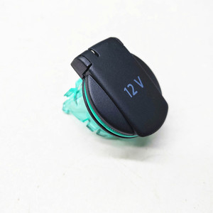 ฝาครอบช่องจ่ายไฟ 12V ของ Volkswagen Skoda พร้อมพอร์ต USB รุ่น 919341 - Product Image 3