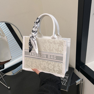 Sac fourre-tout de luxe pour femme Ly Niche Trend, grande capacité, broderie, fermeture éclair, doublure en polyester, design tendance - Product Image 3