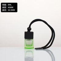 Diffuseur d'arômes Diffuseur de parfum carré de 8ml Désodorisant de voiture en verre Bouteille de parfum de voiture suspendue avec couvercle en bois noir