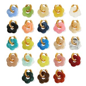 Boucles d'oreilles Huggie en forme de fleur, en alliage de zinc et acier inoxydable, motif camélia, bijoux de fête - Product Image 5