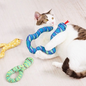Giocattolo per Gatti in Peluche Morbido a Forma di Animale, Divertente Gioco Interattivo con Erba Gatta - Product Image 2