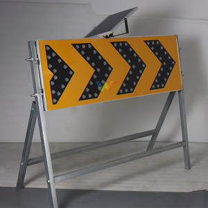 مقطورة تعمل بالطاقة الشمسية محمولة على لوحة سهم ليد مع حامل أصفر وامض دليل المرور لوحة السهم الضوئية - Product Image 4