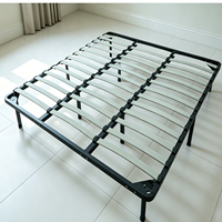 Cadre de lit Queen moderne et durable en métal robuste, avec sommier à lattes en bois rembourré et amovible, avec rangement, pour chambre à coucher, appartement, hôtel, école
