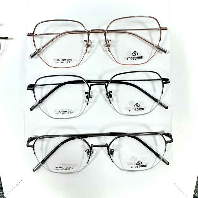 Factory Price Pure Titanium Glasses Frame Light Luxury Style ultra Light Glasses Frames Fresh and Artistic Style for Unisex