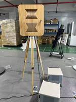 Machine Photobooth Vintage en Bois Grainé avec Écran Tactile 15,6 Pouces, Imprimante et Appareil Photo – Style Rétro Élégant – Entrepôt USA