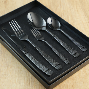 410 thép không gỉ sang trọng <span class=keywords><strong>Flatware</strong></span> Set dùng một lần đồ ăn muỗng và Ngã Ba cho các bên màu đen cho quà tặng - Product Image 2