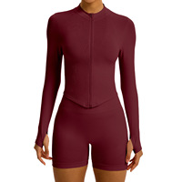 Conjunto de 2 piezas para mujer: Top halter sin costuras con espalda descubierta y hombros descubiertos, y shorts de yoga con almohadillas, de cintura alta, efecto levantamiento de glúteos, de secado rápido, con cierre frontal.