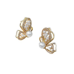 ต่างหูมุกทรงผีเสื้อ Tiyo ชุบทอง 14K โลหะผสมสังกะสี ประดับด้วยไมโครอินเซอร์ท ดีไซน์เรขาคณิต ของขวัญสุดอินเทรนด์สำหรับงานเลี้ยงวันเกิด - Product Image 5