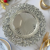 Assiettes de présentation rondes de luxe vintage transparentes noires de 13 pouces en plastique doré et argenté pour mariage et dîner