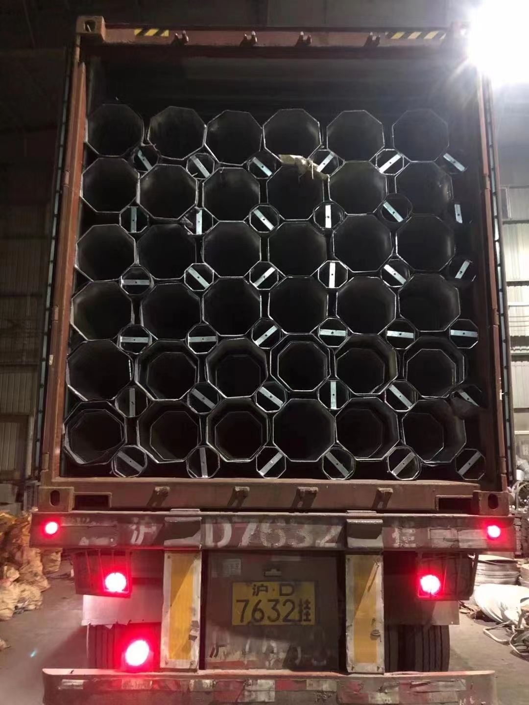 Communication Lattice telecom tower 3 Legs Galvanized Steel Tube Self Support 23