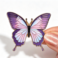 Pins de solapa personalizados de fabricantes, con diseño de mariposa, chapado en oro, artesanía metálica, insignias esmaltadas, pins de esmalte duro y blando, bonitos y personalizados