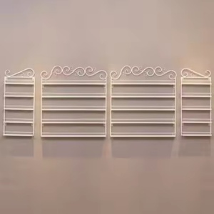 ชั้นวางยาทาเล็บแบบแขวนผนัง 5 ชั้น รุ่นเดซี่ ปี 2025 ดีไซน์ทันสมัย พกพาสะดวก ผลิตจากเหล็กดัดคุณภาพสูง สีทอง เหมาะสำหรับใช้ในโรงแรมและห้างสรรพสินค้า - Product Image 5