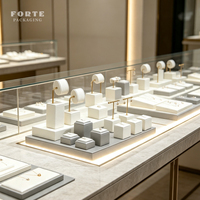 Présentoir à bijoux multifonctionnel FORTE en cuir PU pour comptoir et vitrine, ensemble personnalisé