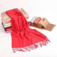 Poncho Zifeng OEM Chal Tejido Gruesos Vente en gros Écharpe en cachemire pashmina uni avec châle à pompon CE
