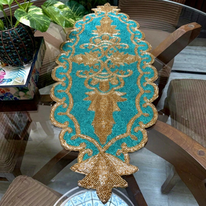 Chemin de table en tissu perlé fait main, forme personnalisée, design luxueux et glamour, couleur turquoise et or, tapis écologique et durable - Product Image 1