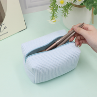 Petite trousse de maquillage gaufrée pour voyage, grande trousse de toilette esthétique portable, pochette cosmétique zippée pour sac à main, organiseur de maquillage