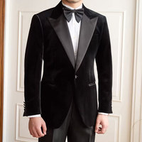 Costume de smoking sur mesure pour homme en mélange de laine et velours noir jais, coupe ajustée, silhouette polyvalente, idéal pour les dîners formels