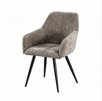 Chaise de salle à manger en velours moderne européenne de luxe écologique personnalisée avec dossier confortable, accoudoirs et pieds en métal pour hôtel, maison et usage de loisirs