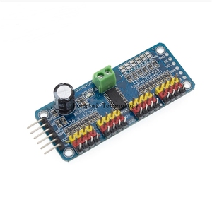 Module d'interface de pilote de servomoteur PWM 16 canaux 12 bits PCA9685 IIC MG90S SG90 MG995 pour Raspberry Pi - Product Image 1