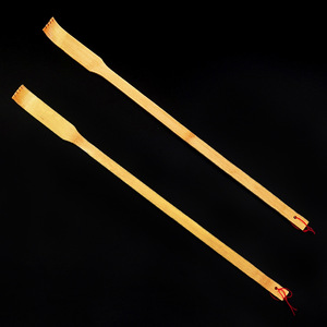 Bamboo <b>back</b> <b>scratcher</b>, a convenient <b>back</b> <b>scratcher</b> for seniors, with an extended handle, available at street stalls. - Product Image 2