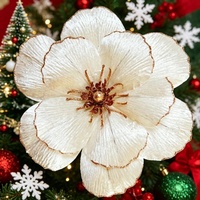 Moderne Weiße und Silberne Künstliche Weihnachtsblumen für Minimalistischen Feiertagsstil