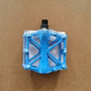 Pédale de vélo de montagne antidérapante, large et universelle, à trois roulements, ultra-légère et résistante à l'usure, pour l'extérieur – Nouveauté très demandée - Product Image 4