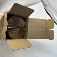 Boîtes en carton ondulé en promotion, boîtes cadeaux avec doublure alvéolée, impression de logo, recyclables pour l'emballage du vin