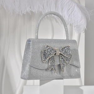 Nuova Borsa a Mano con Bordi Ondulati Glitterati a Forma di Farfalla, Elegante e Raffinata, Perfetta per le Feste - Product Image 5