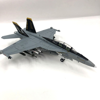1:100 F-18B Hornet Strike Fighter Attack Model Diecast Military Plans Modèle réduit d'avion en métal avec support pour les fans militaires Cadeau