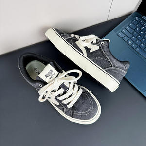 High quality <b>Canvas</b> Flat Women's Casual Shoes stylish men's shoes Outdoor youth Anti-Slip & Lightweight Skateboarding Shoes - Product Image 4