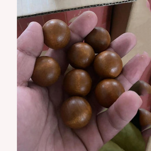 Bola de madera unisex producida en fábrica con joya de cuero para niños de color y agujero - Product Image 4
