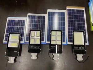 <span class=keywords><strong>Precio</strong></span> <span class=keywords><strong>de</strong></span> fabricante 100W 200W 300W Lámpara solar para exteriores Impermeable IP68 Farola para puerta <span class=keywords><strong>de</strong></span> casa para aplicación en carretera - Product Image 3