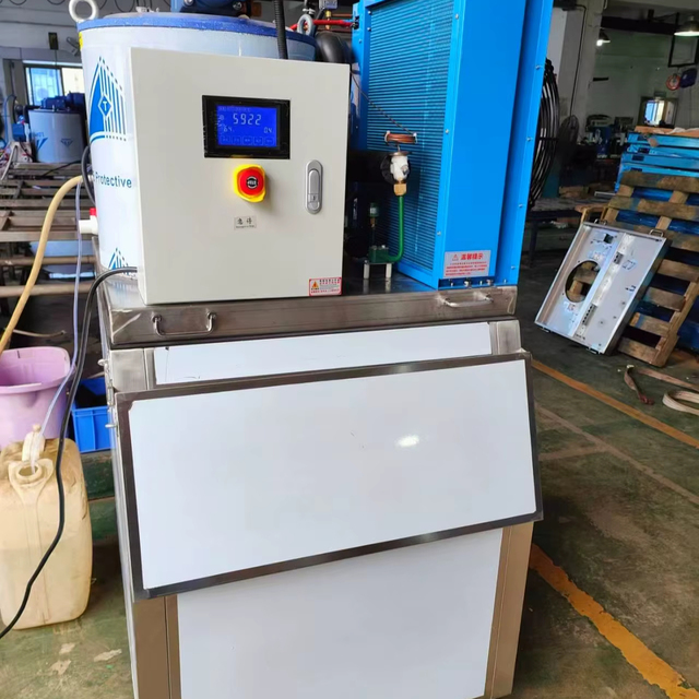 Zxshare 1000KG/24h Commercial Flake Ice Maker Machine with Schneider Electric Components for Seafood Processing & Supermarkets