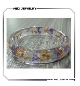 Passen Sie gepresste echte Blumen vier Kleeblatt Königin Anne Spitze Rose getrocknete Blumen harz Armbänder - Product Image 2