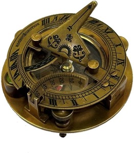 Boussole solaire de poche en laiton antique de qualité export avec cadran à chiffres romains pour instrument de voyage, disponible en grande quantité - Product Image 1