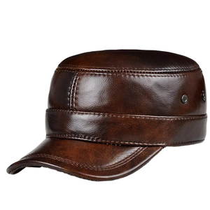 Casquette de baseball en cuir PU avec rabats pour les oreilles, ajustement réglable, respirante et imperméable, design 6 panneaux, image élégante - Product Image 1