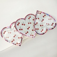 Assiettes en papier d'estampage à chaud jetables en forme de coeur imprimées sur mesure avec des plats en or de forme particulière pour la fête en papier
