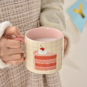 Taza de Café de Porcelana con Forma de Pastel de Dibujos Animados, Precio Competitivo, Personalizable, Regalo Empresarial, Reutilizable, Apta para Alimentos, Lavavajillas y Microondas - Product Image 2
