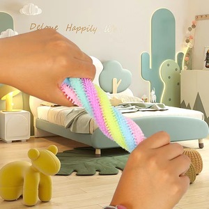 Bracelet anti-stress en caoutchouc souple pour enfants, motif Labrador de dessin animé, unisexe, couleurs mélangées - Product Image 3