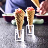 Goldener Kegel für gehobene Gastronomie: Hochzeitsbuffet, Gourmet-Vorspeisen, maßgefertigter OEM-Acryl-Canape-Kegelhalter, schräg gestellt