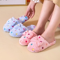 Pantoufles d'intérieur chaudes et épaisses en peluche douce et confortable, antidérapantes, en coton à pois avec nœud pour femme