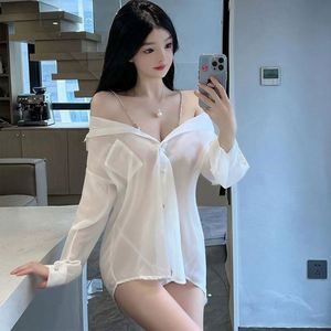 Tallas grandes Sexy transparente uniforme tentación <span class=keywords><strong>camisa</strong></span> estilo <span class=keywords><strong>tirantes</strong></span> Lencería Cadena <span class=keywords><strong>de</strong></span> diamantes <span class=keywords><strong>de</strong></span> imitación Top sujetador y Tanga conjunto Sexy Lee - Product Image 1
