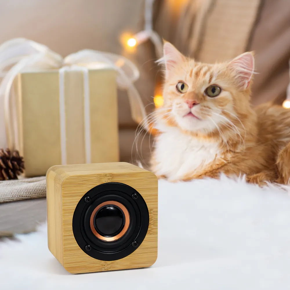 New Arrival Bamboo Case Portable Cube Mini Wireless Speaker Amplifiers For Home Decoration