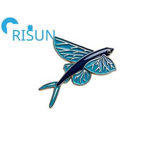 Épingles à revers personnalisées en forme de poisson volant mignon en gros, cadeaux pour les amateurs de pêche, broches, épingles en métal, animaux marins, épingles en émail en forme de poisson - Product Image 4