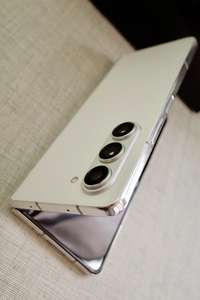 Smartphone <span class=keywords><strong>ZFold5</strong></span> 5G de haute qualité, non ouvert, grand écran, prix bas, vente en gros, téléphone portable pliable d'occasion, non réparé - Product Image 6