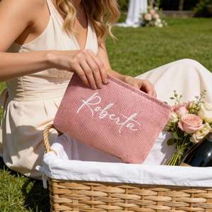 Pochette de maquillage en velours côtelé avec nom brodé personnalisé, trousse de toilette pour fête nuptiale, cadeaux pour enterrement de vie de jeune fille - Product Image 5