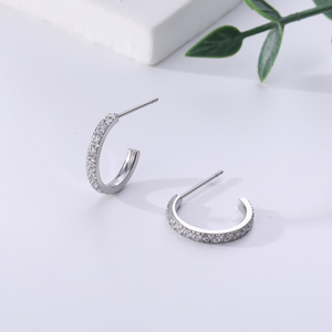 Boucles d'oreilles lettre de luxe Ins Boucles d'oreilles populaires en métal Design de bijoux de mode - Product Image 4