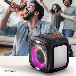 Giá Đỡ Âm Nhạc Gắn Ngoài Trời Chống Nước Loa Răng Xanh Loa Di Động Altoparlanti 80W Với 2 Micrô Bên Ngoài - Product Image 4