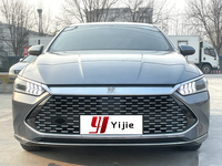 Voiture d'occasion BYD Qin PLUS DM-i Modèle 2021 1.5L CVT Version haut de gamme 55KM d'autonomie Hybride automatique Volant à gauche Intérieur foncé R17